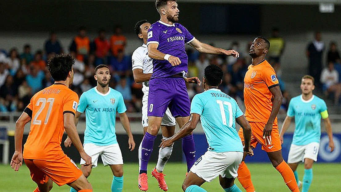 Huế 2-2 CLB TP.HCM: một hành lang, hai bàn thua và tám phút đổi chiều