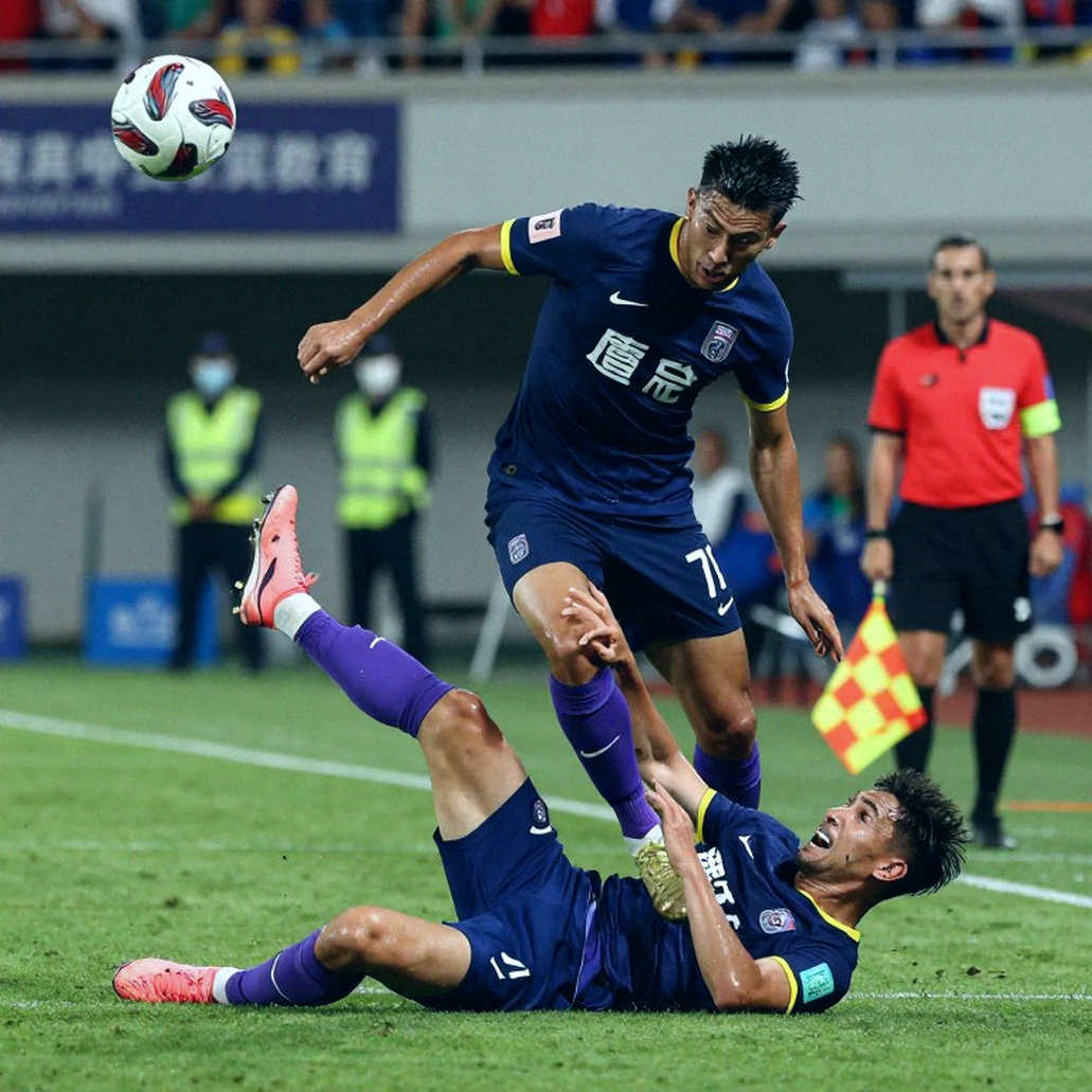 Hà Lan 2-1 Serbia: Chiến thắng đầu tiên của Xavi Hernández và hai lần luật lệ lên tiếng