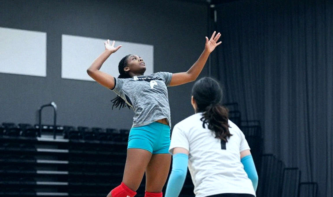 Indonesia Puts 18 Women's University Volleyball Teams on Air; Vietnam Leaves Them to Play Alone Indonesia Puts 18 Women's University Volleyball Teams on Air; Vietnam Leaves Them to Play Alone