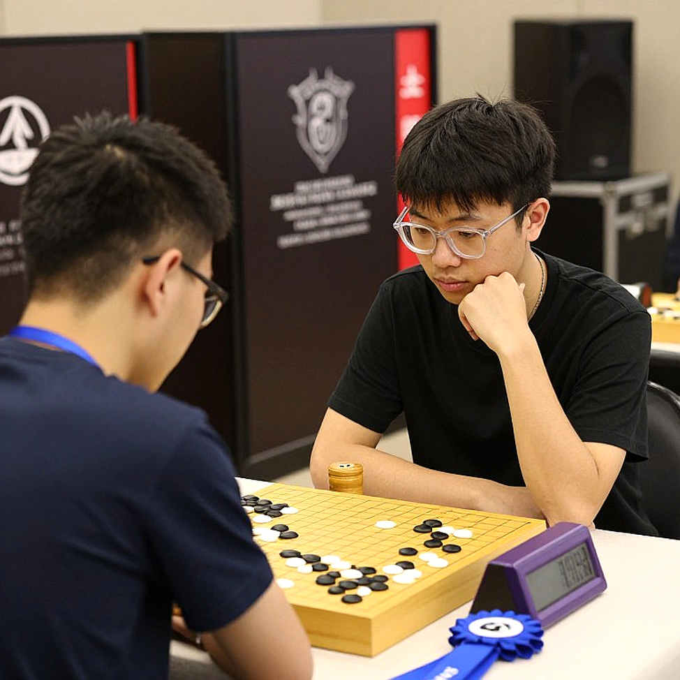 Điểm tuyệt đối ở US Championships và giáo trình phòng thủ 1.d4 d5: hai tín hiệu, một cách đọc