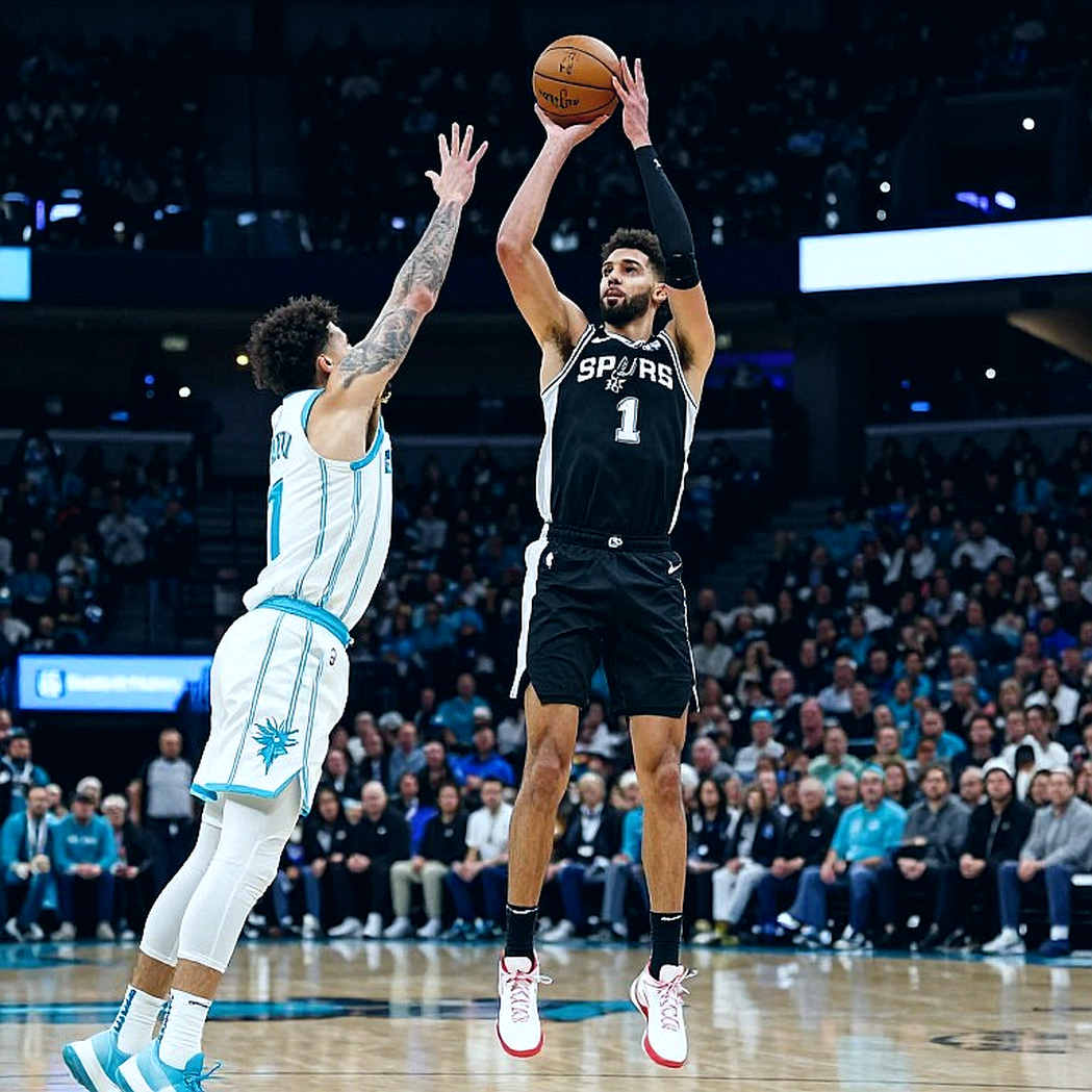 Kawhi Leonard, bảng lương Raptors và bài kiểm tra độ tin cậy của một bản tin chuyển nhượng
