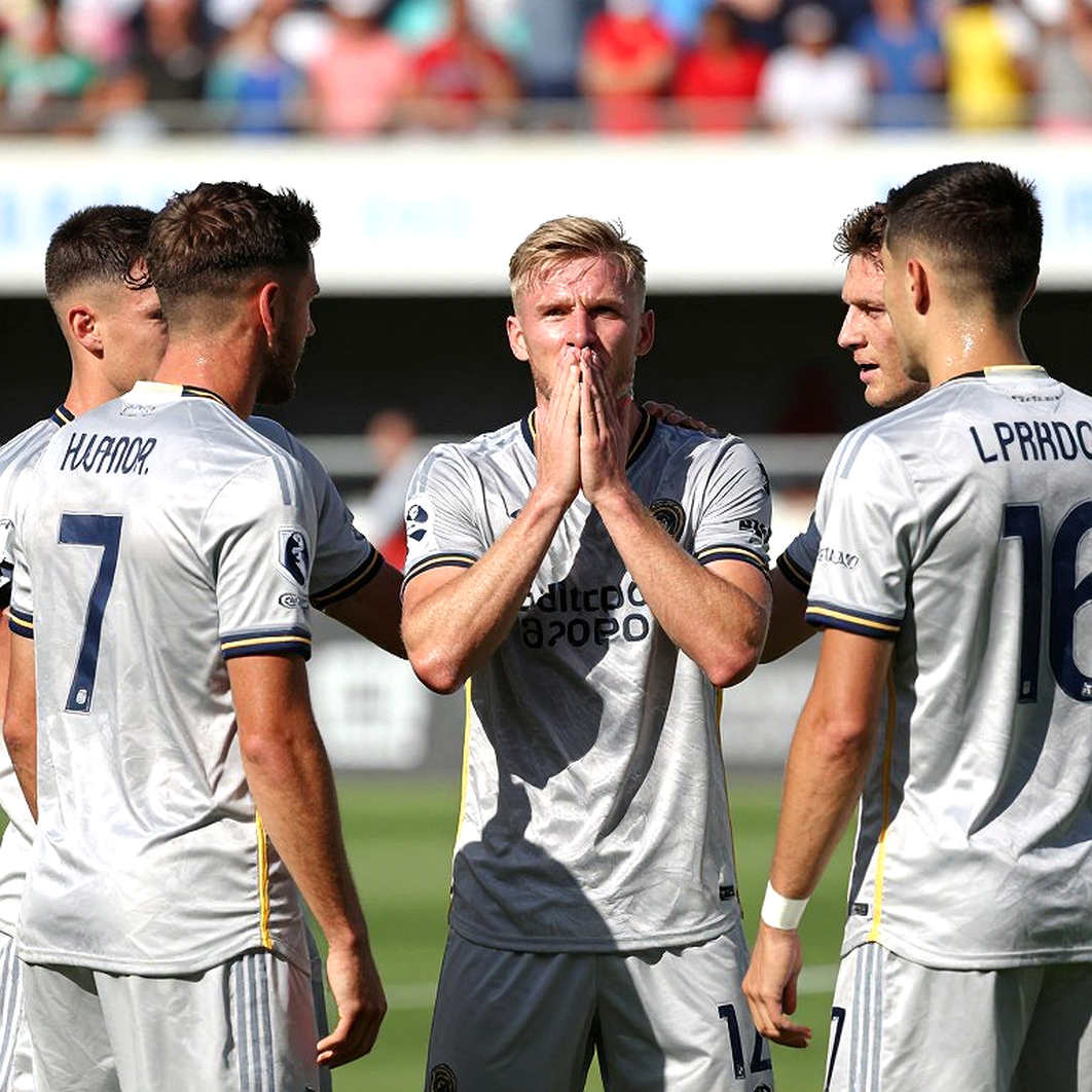 Lỗ hổng dữ liệu V.League: Khi bóng đá Việt Nam thiếu những nhân chứng số